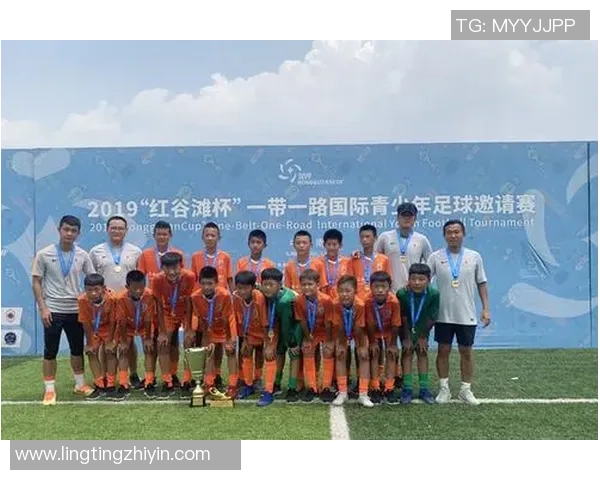 恒大A队与鲁能1队激战正酣争夺u16青少年足球赛冠军荣耀